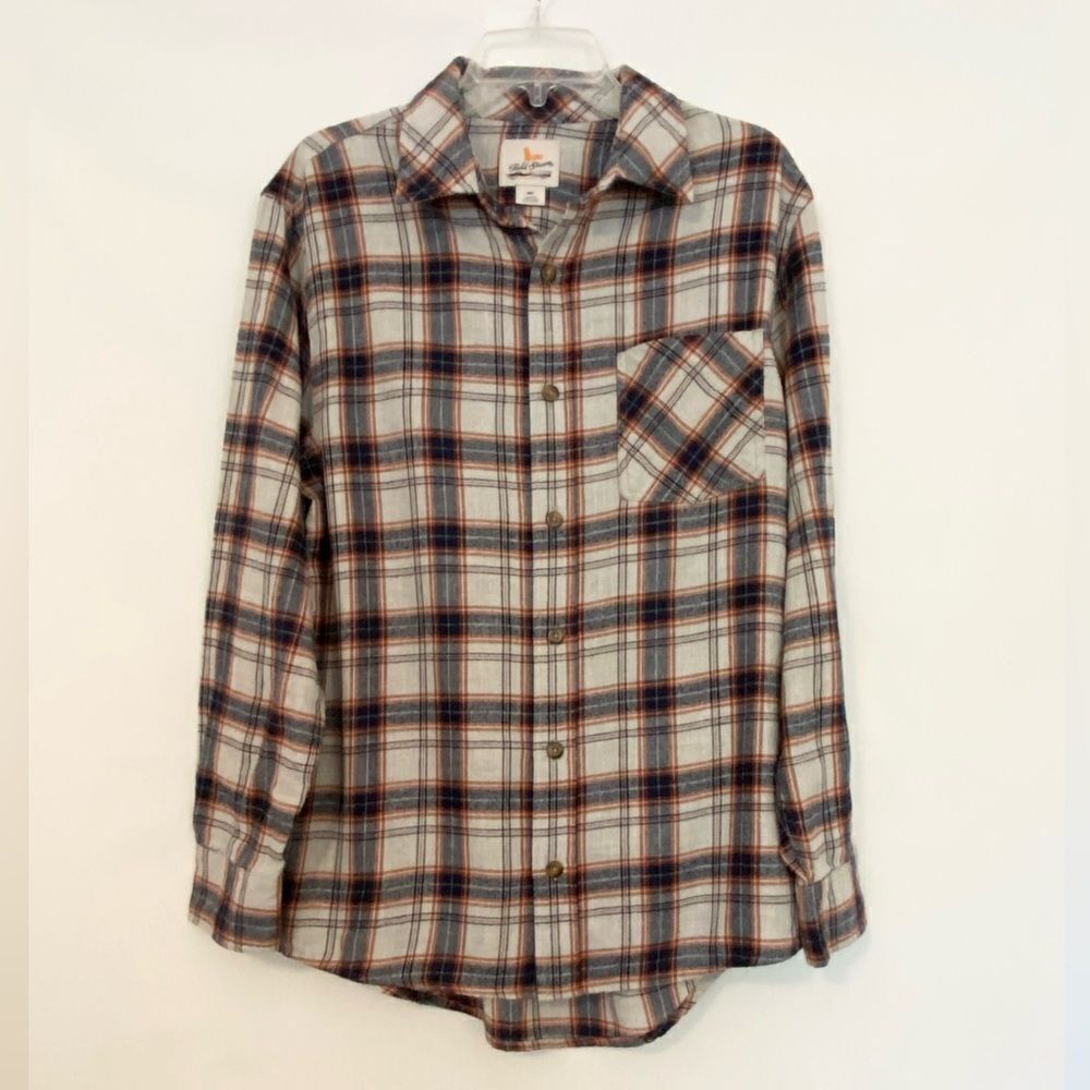 Field & Stream flannel long-sleeve shirt size medium.